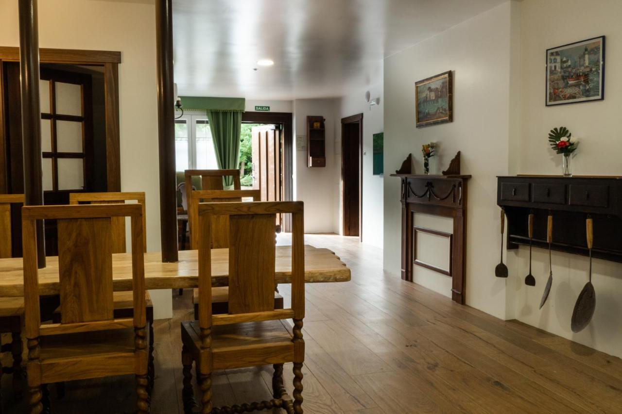 Posada Y Apartamentos Trebuesto De Guriezo Esterno foto