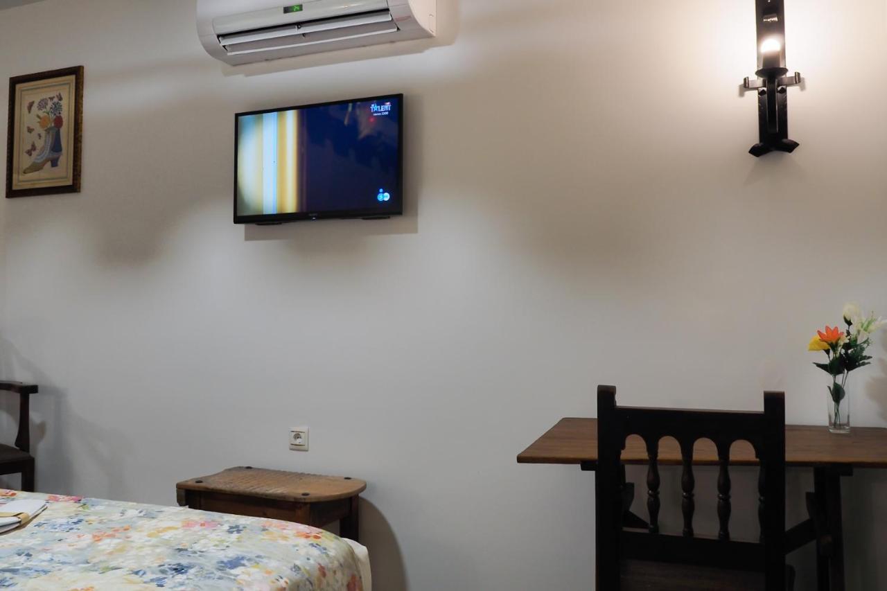 Posada Y Apartamentos Trebuesto De Guriezo Esterno foto