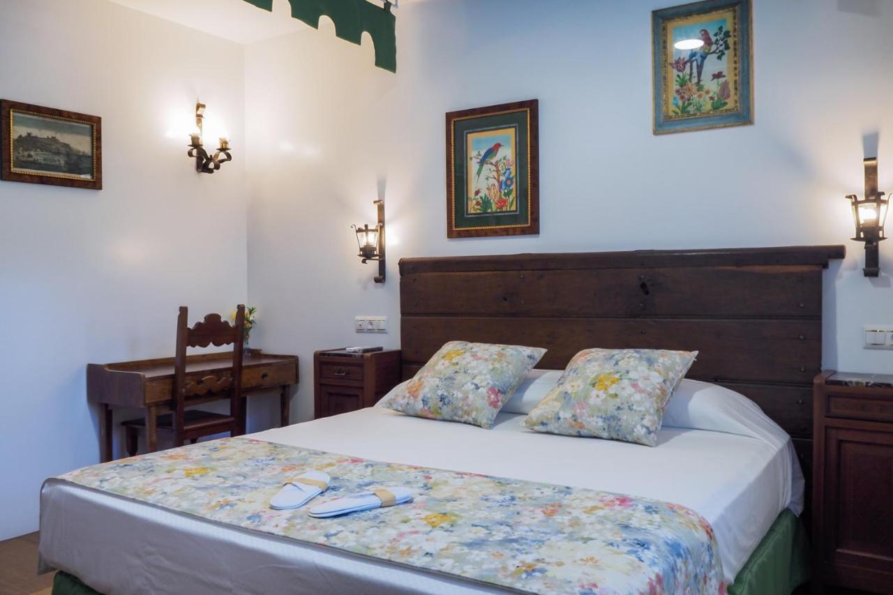 Posada Y Apartamentos Trebuesto De Guriezo Esterno foto