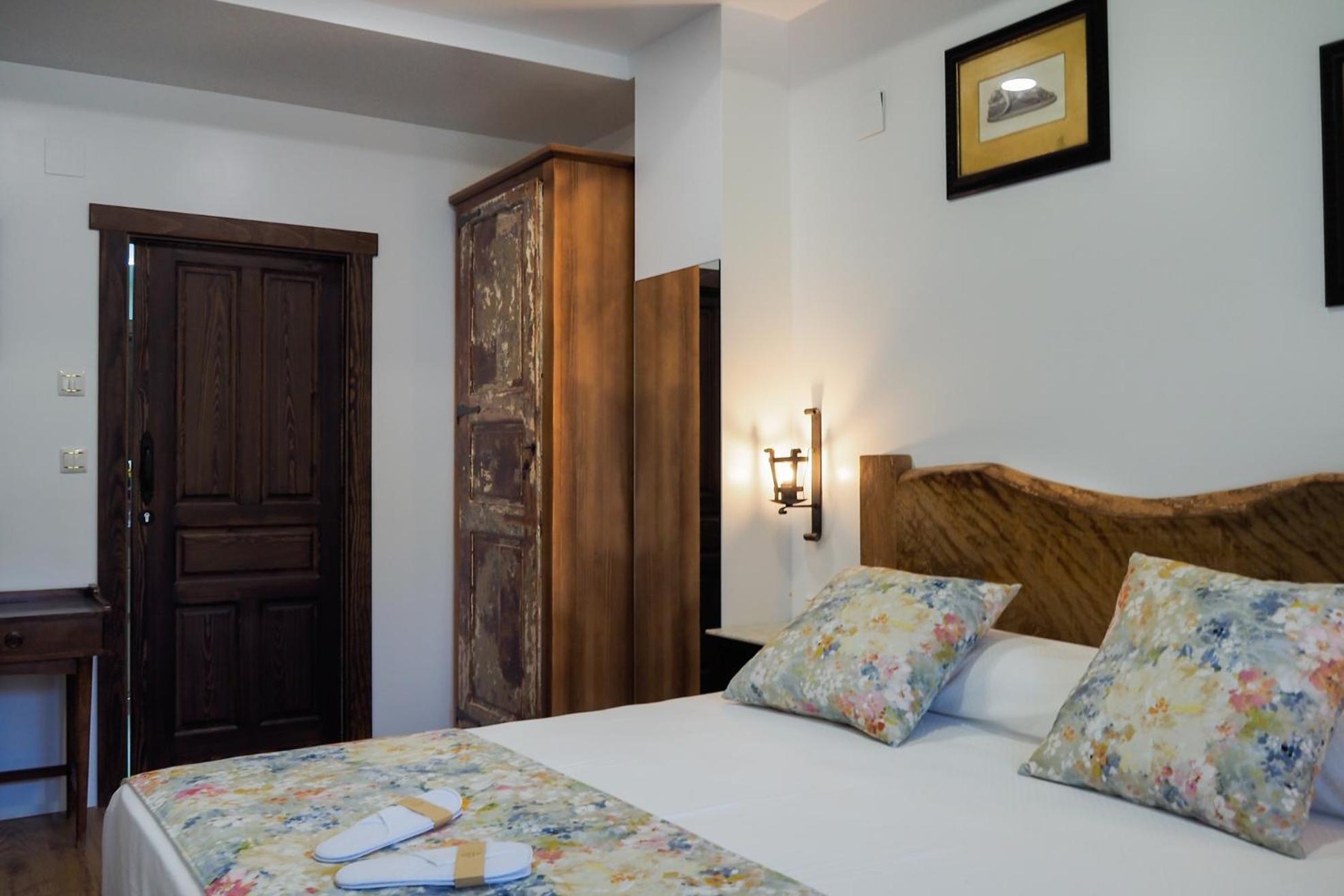 Posada Y Apartamentos Trebuesto De Guriezo Esterno foto