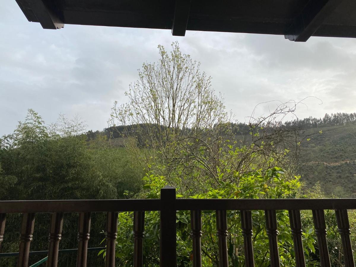 Posada Y Apartamentos Trebuesto De Guriezo Esterno foto