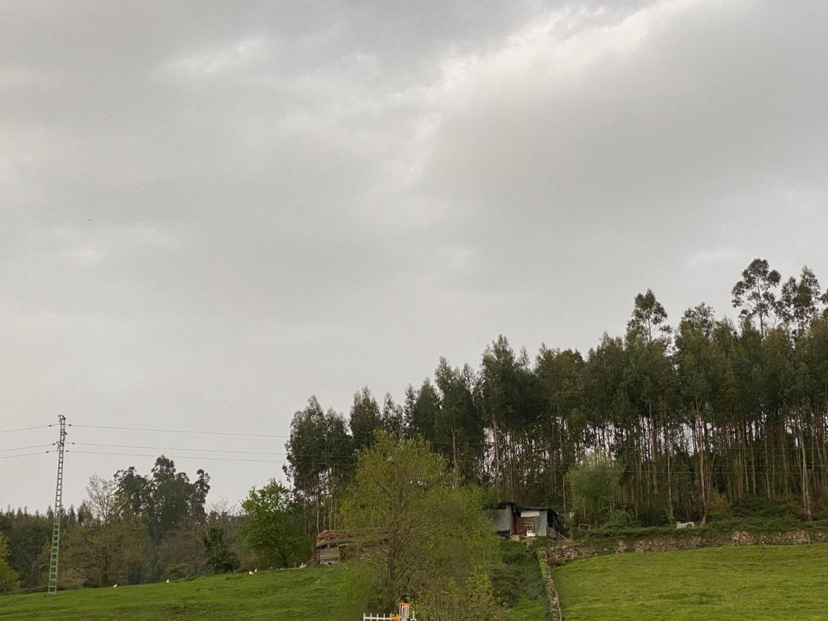 Posada Y Apartamentos Trebuesto De Guriezo Esterno foto